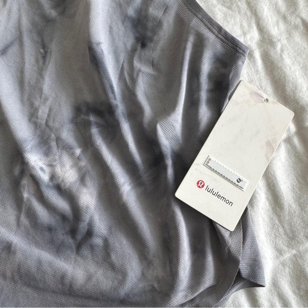 100 🆕🤍 Lululemon Lightweight Run Kit Tank Top - Diamond Dye White Black - Picture 7 of 11